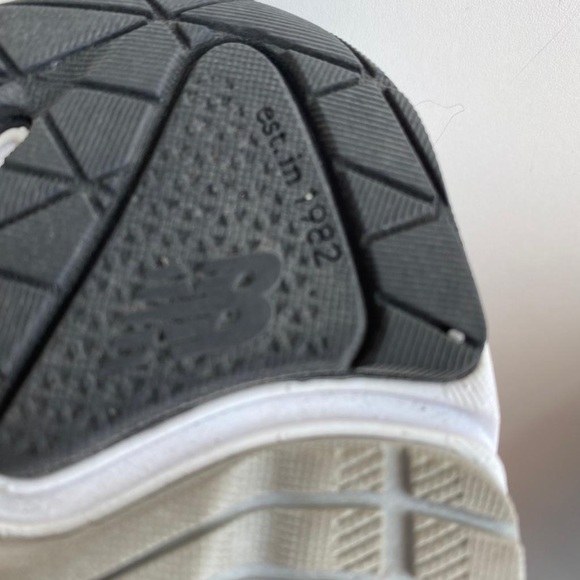 New Balance 990v6 Shoes - Picture 9 of 10